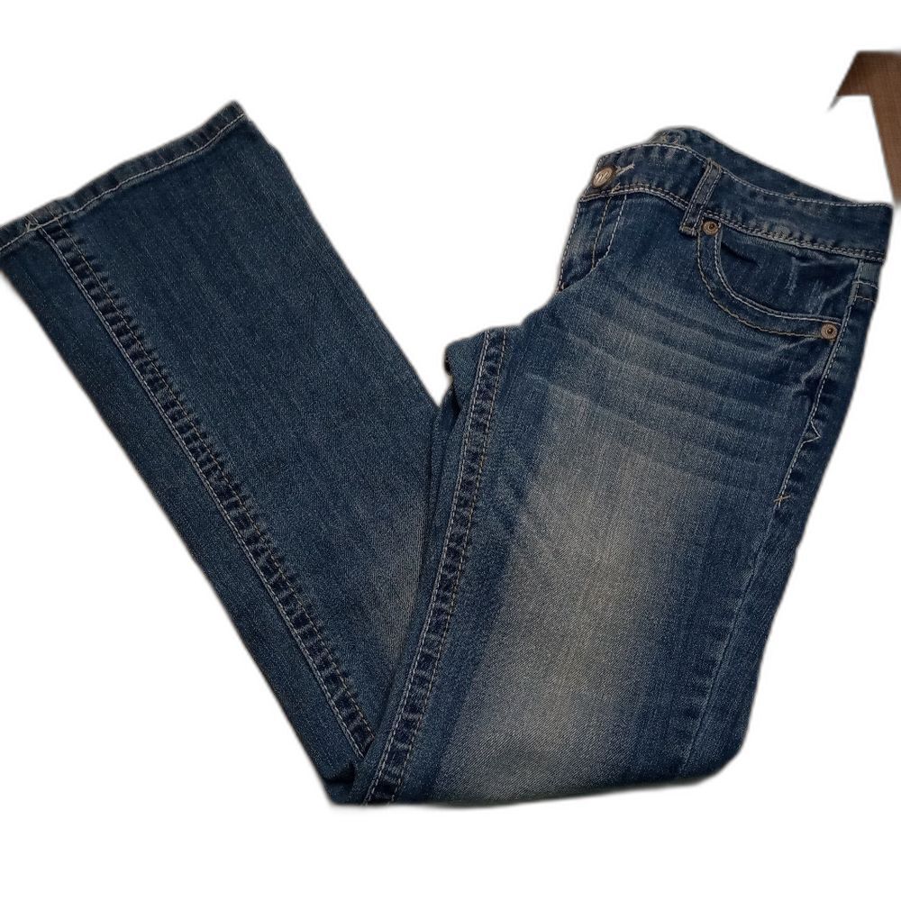 Maurices Women’s 3/4 Capri Jeans Mid-Rise Stretch Denim Medium Wash Casual Wear